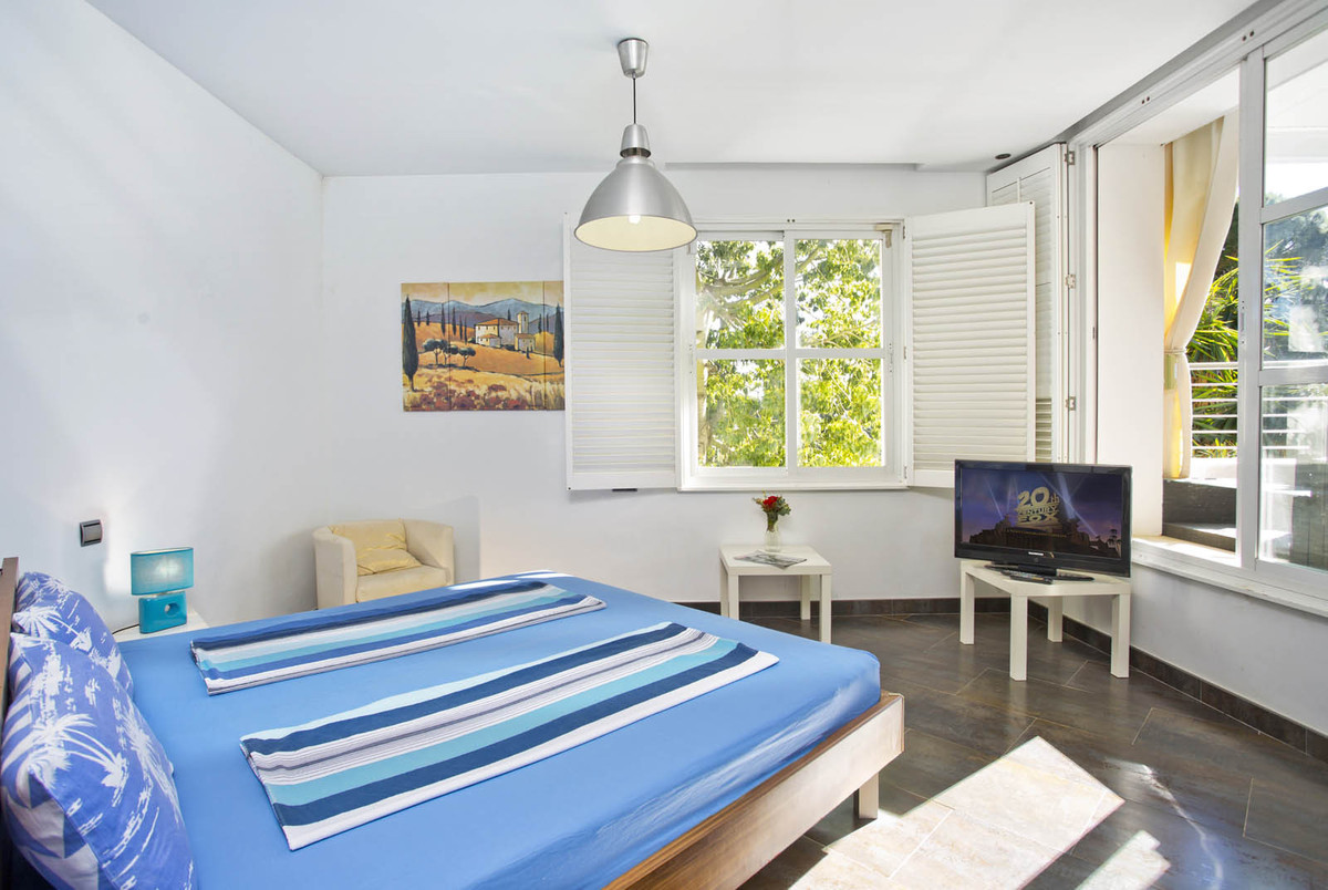 8 Bed Townhouse for sale in Elviria Costa Del Sol, Málaga, Spain