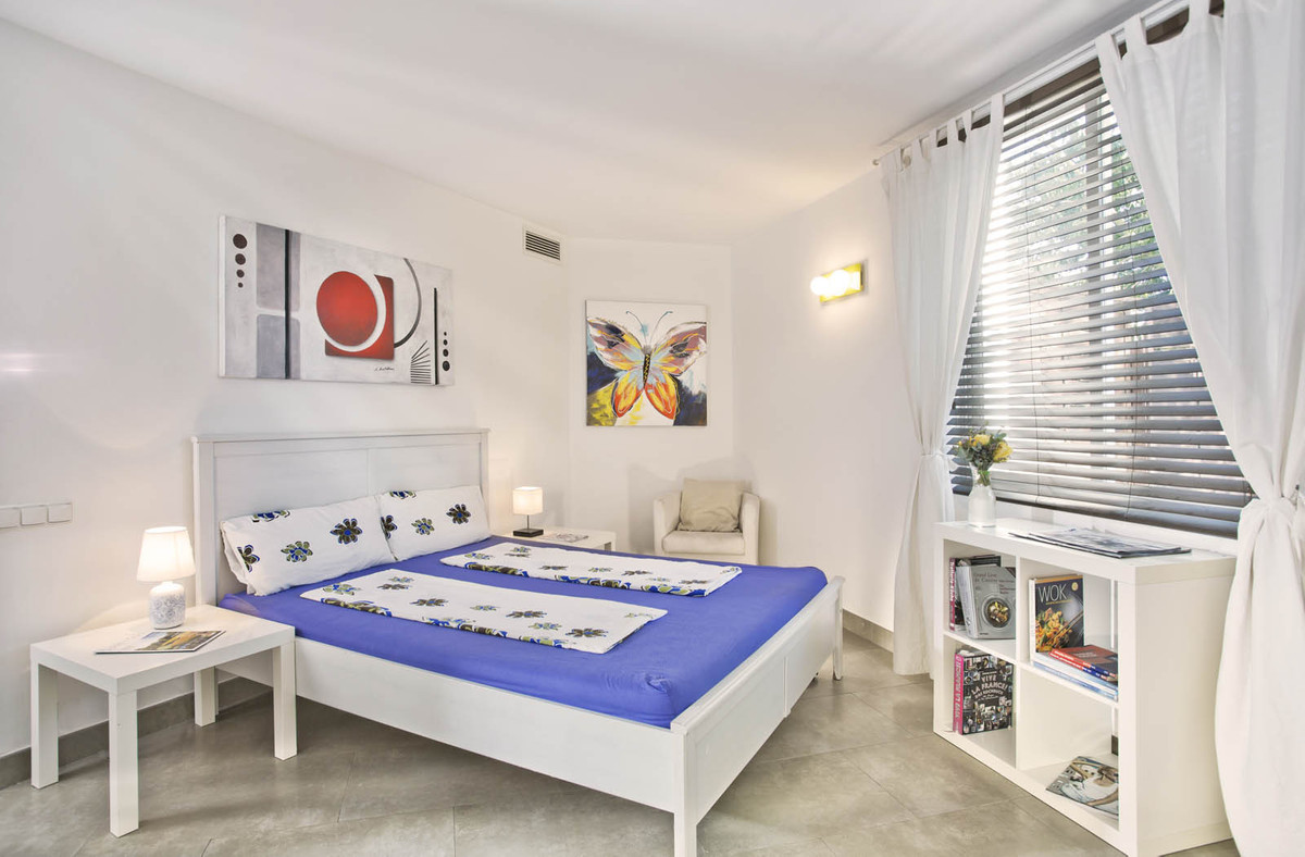 8 Bed Townhouse for sale in Elviria Costa Del Sol, Málaga, Spain