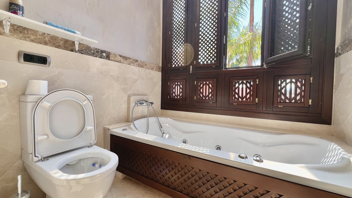 3 Bed Townhouse for sale in The Golden Mile Costa Del Sol, Málaga, Spain