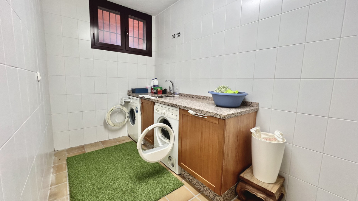 3 Bed Townhouse for sale in The Golden Mile Costa Del Sol, Málaga, Spain