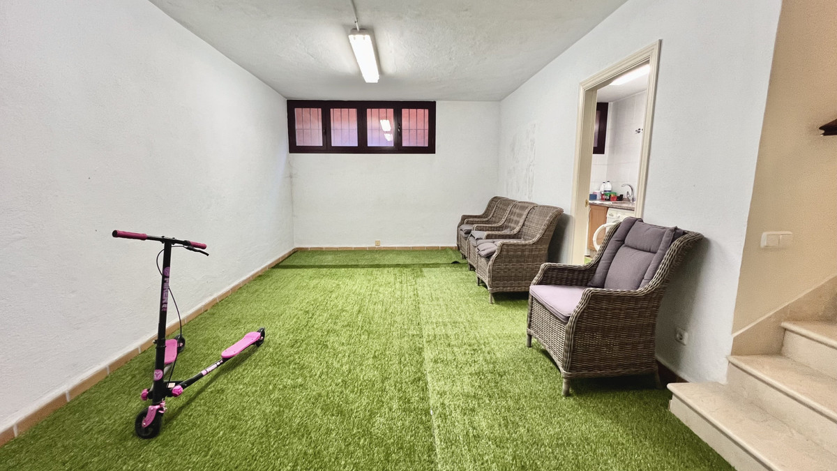3 Bed Townhouse for sale in The Golden Mile Costa Del Sol, Málaga, Spain