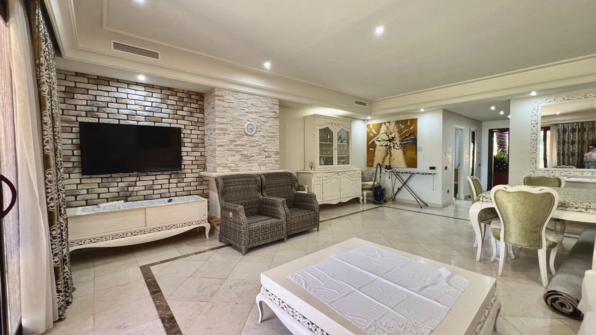 3 Bed Townhouse for sale in The Golden Mile Costa Del Sol, Málaga, Spain