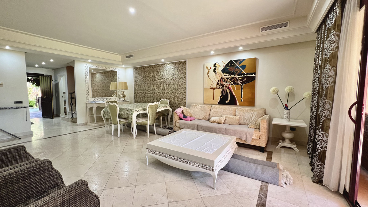 3 Bed Townhouse for sale in The Golden Mile Costa Del Sol, Málaga, Spain
