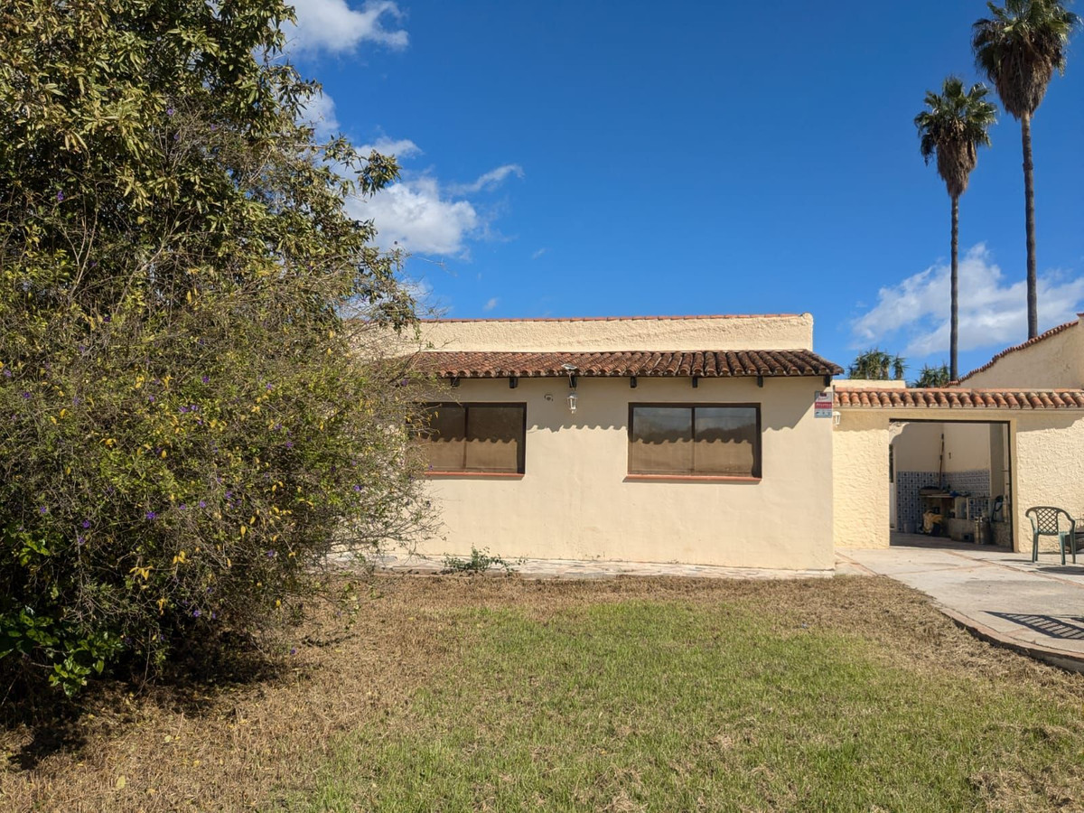 Se vende Villa - Chalet de 4 dormitorios en Costa Del Sol, Málaga, España