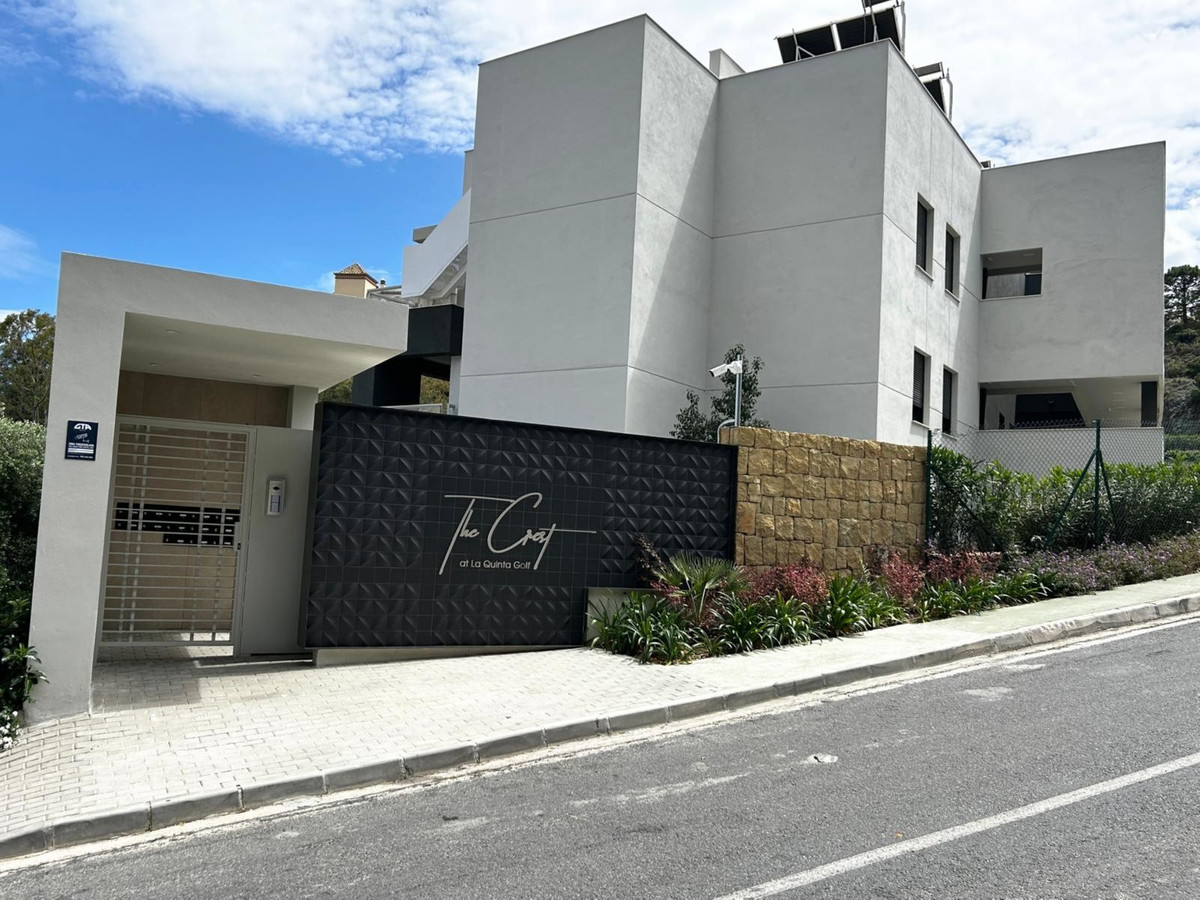 3 Bed Apartment for sale in La Quinta Costa Del Sol, Málaga, Spain