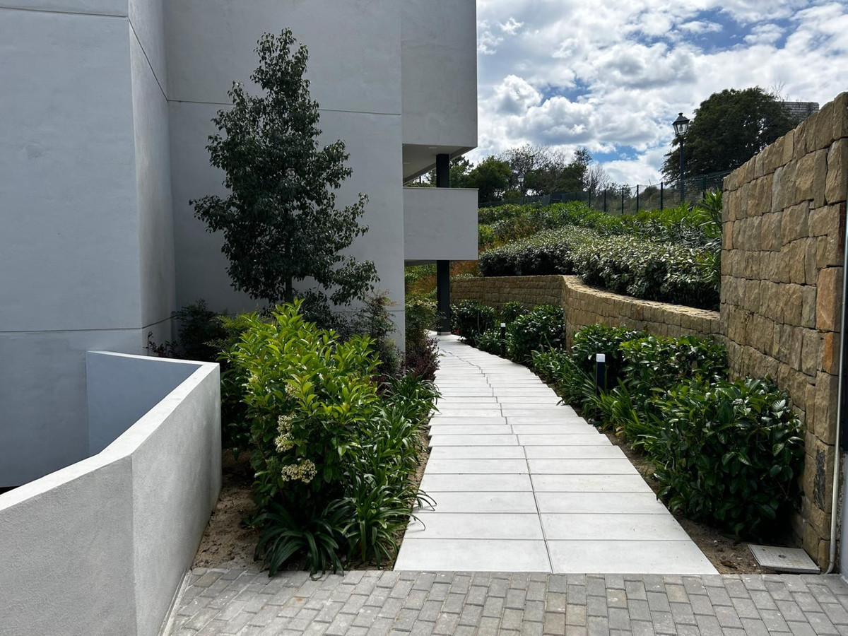 3 Bed Apartment for sale in La Quinta Costa Del Sol, Málaga, Spain