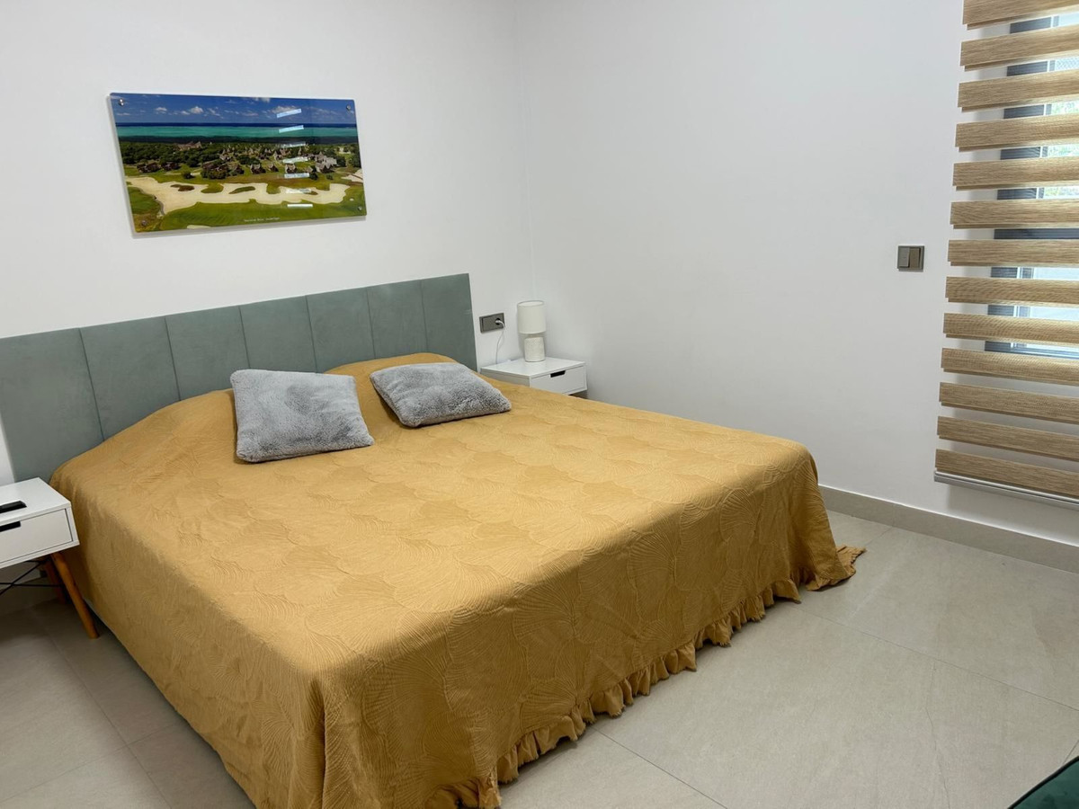 3 Bed Apartment for sale in La Quinta Costa Del Sol, Málaga, Spain