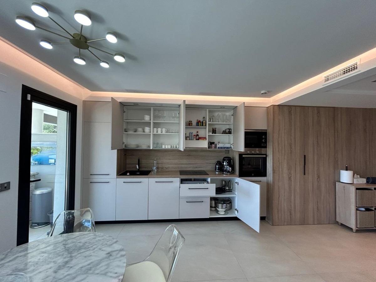 3 Bed Apartment for sale in La Quinta Costa Del Sol, Málaga, Spain