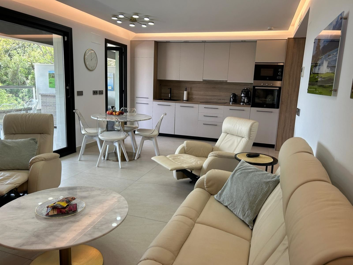 3 Bed Apartment for sale in La Quinta Costa Del Sol, Málaga, Spain
