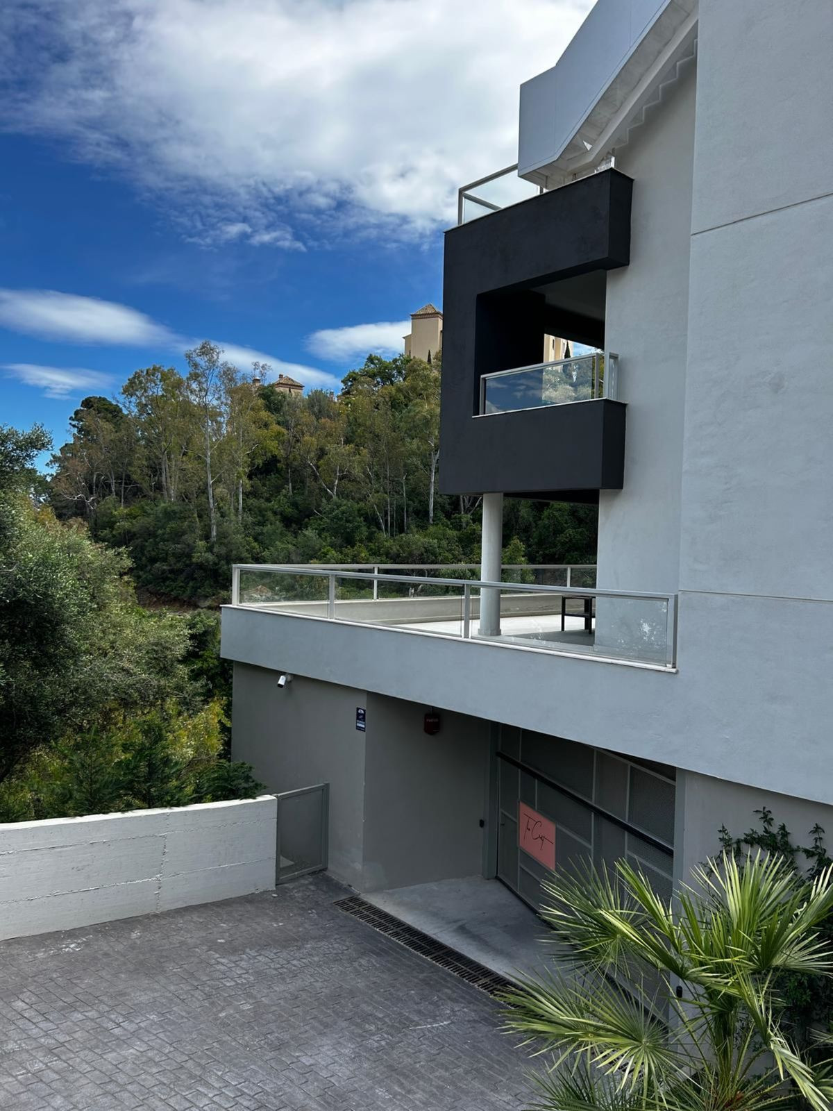 3 Bed Apartment for sale in La Quinta Costa Del Sol, Málaga, Spain
