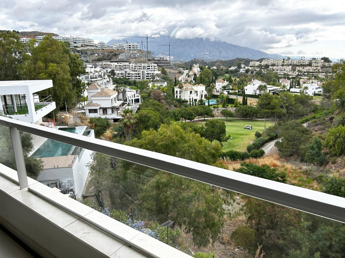 3 Bed Apartment for sale in La Quinta Costa Del Sol, Málaga, Spain