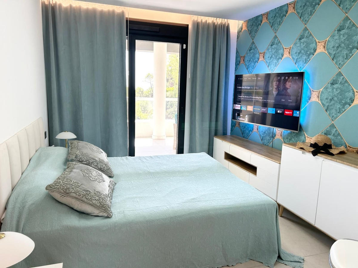 3 Bed Apartment for sale in La Quinta Costa Del Sol, Málaga, Spain