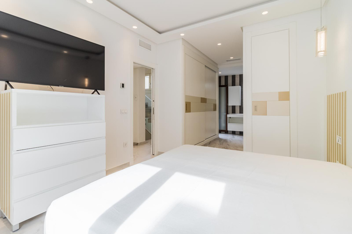 3 Bed Townhouse for sale in Estepona Costa Del Sol, Málaga, Spain