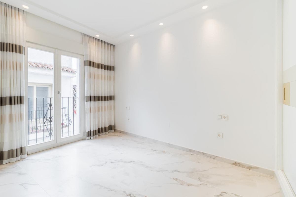3 Bed Townhouse for sale in Estepona Costa Del Sol, Málaga, Spain