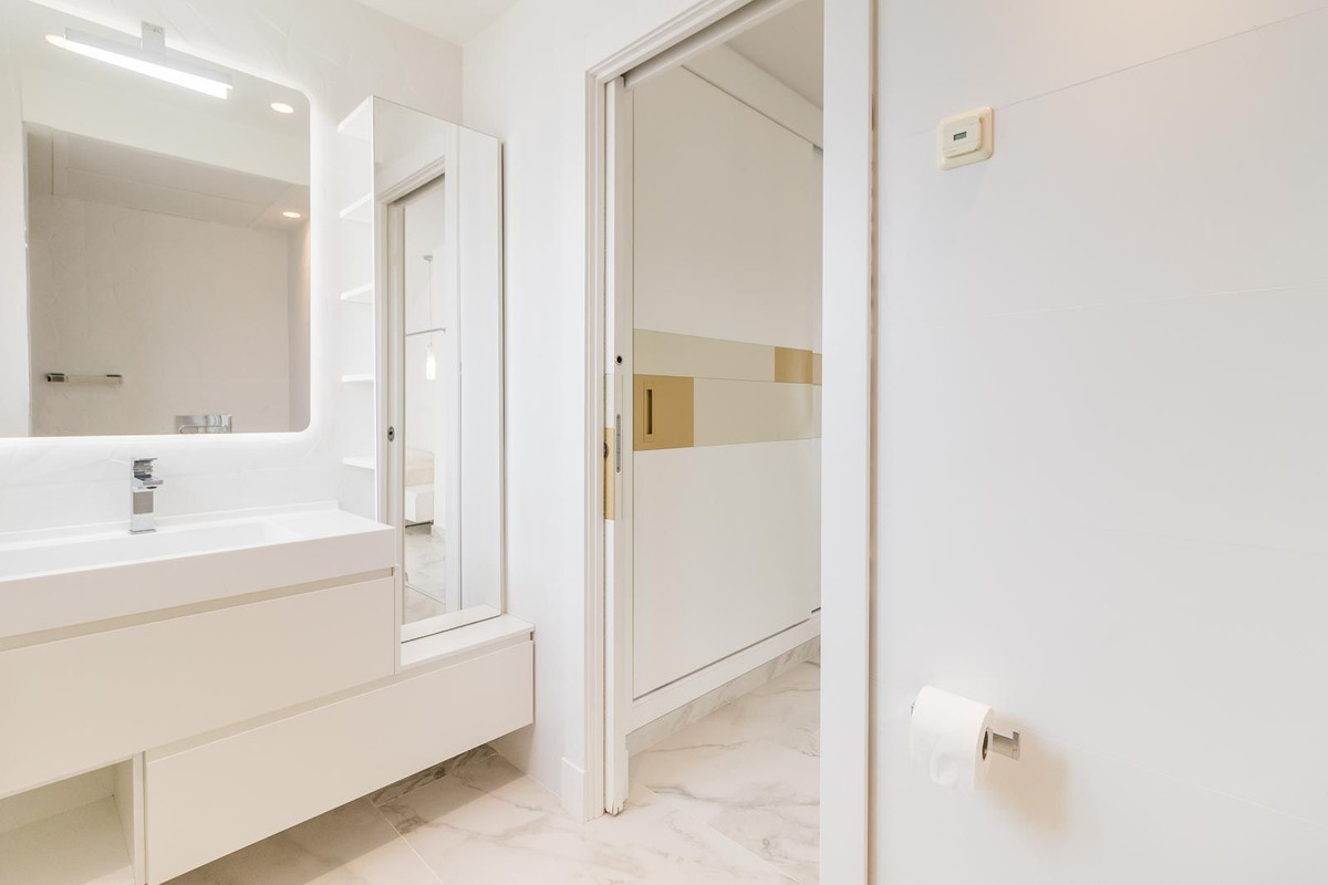 3 Bed Townhouse for sale in Estepona Costa Del Sol, Málaga, Spain