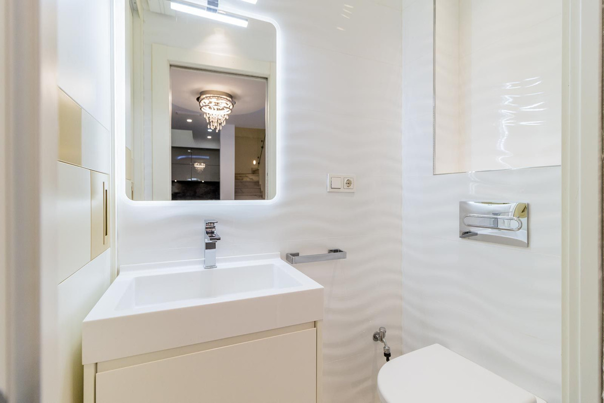 3 Bed Townhouse for sale in Estepona Costa Del Sol, Málaga, Spain