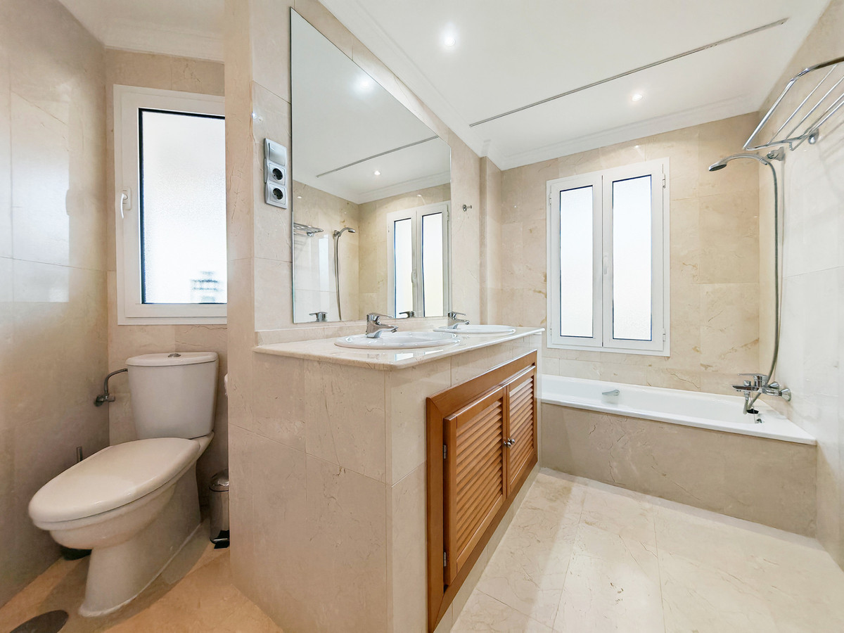 2 Bed Apartment for sale in Nueva Andalucía Costa Del Sol, Málaga, Spain