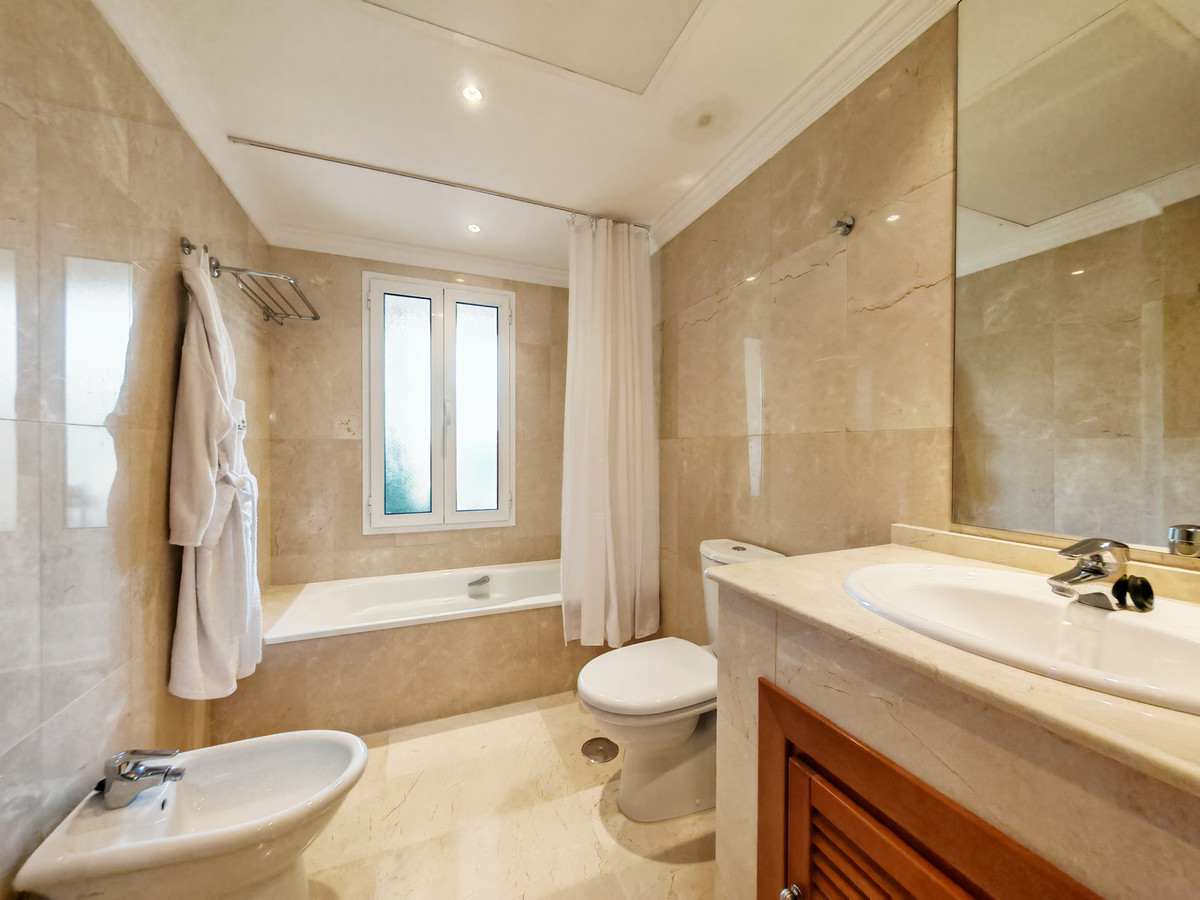 2 Bed Apartment for sale in Nueva Andalucía Costa Del Sol, Málaga, Spain