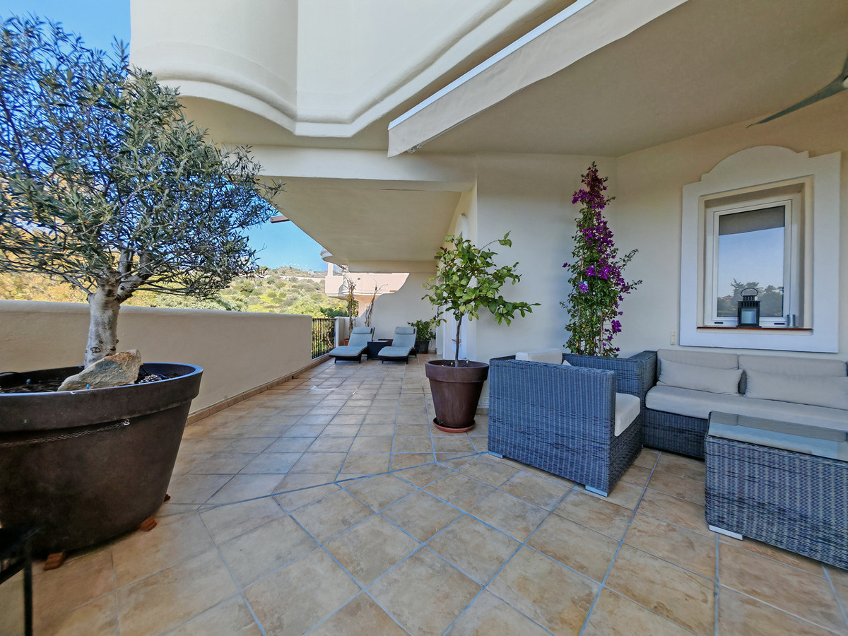 2 Bed Apartment for sale in Nueva Andalucía Costa Del Sol, Málaga, Spain