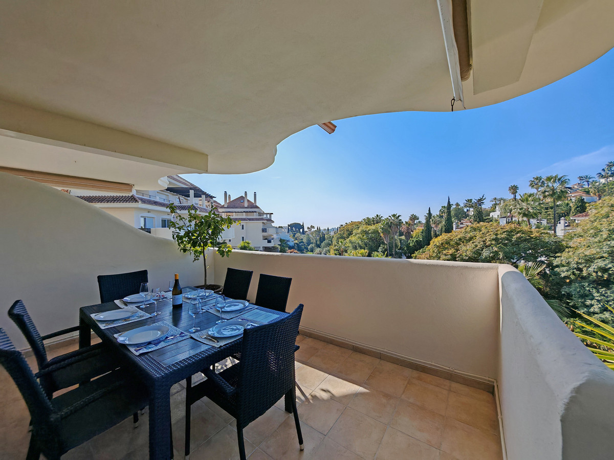 2 Bed Apartment for sale in Nueva Andalucía Costa Del Sol, Málaga, Spain