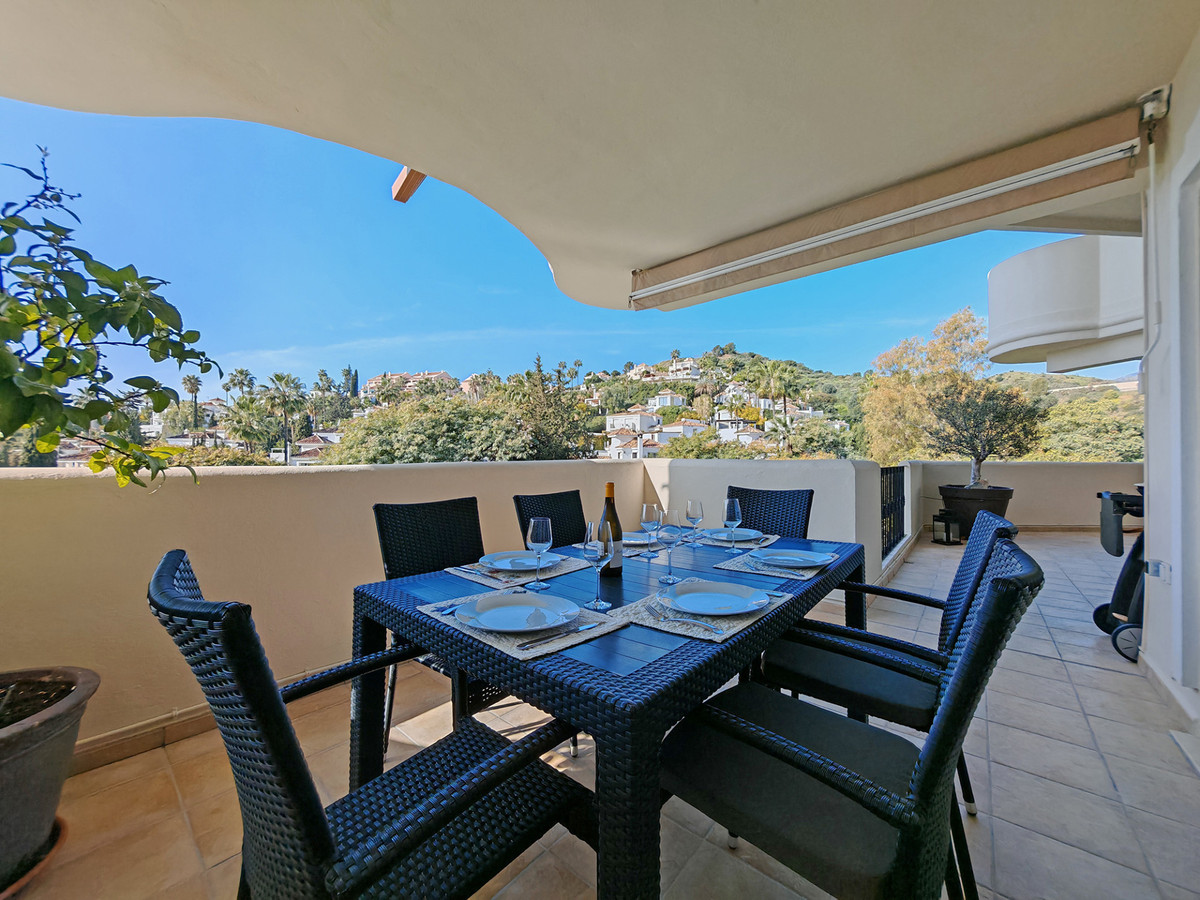 2 Bed Apartment for sale in Nueva Andalucía Costa Del Sol, Málaga, Spain