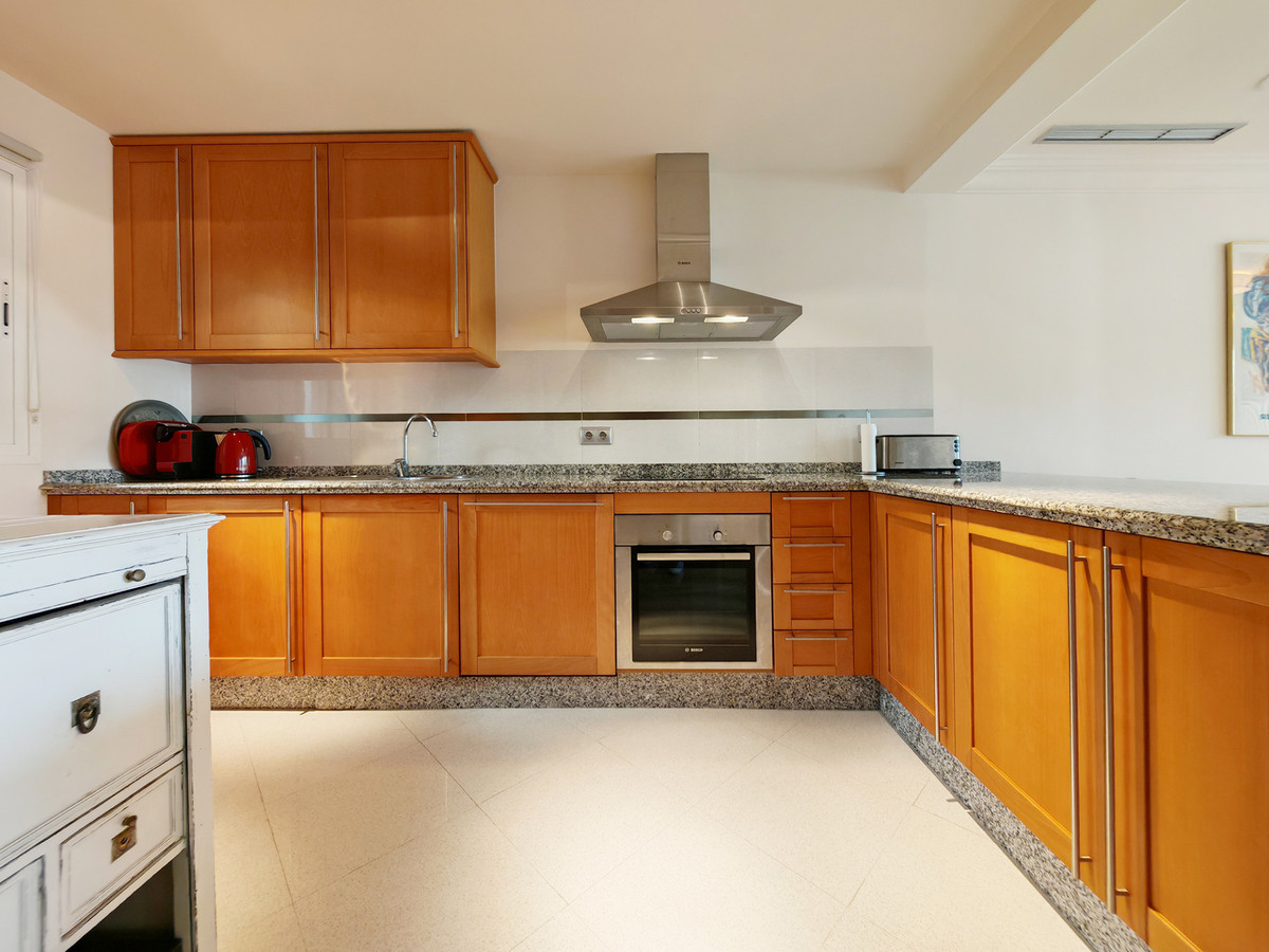 2 Bed Apartment for sale in Nueva Andalucía Costa Del Sol, Málaga, Spain