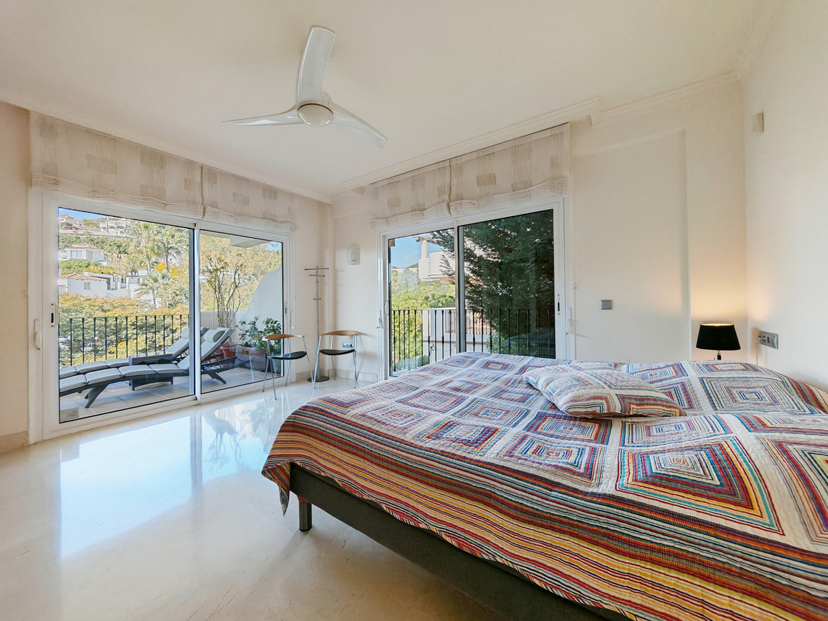 2 Bed Apartment for sale in Nueva Andalucía Costa Del Sol, Málaga, Spain