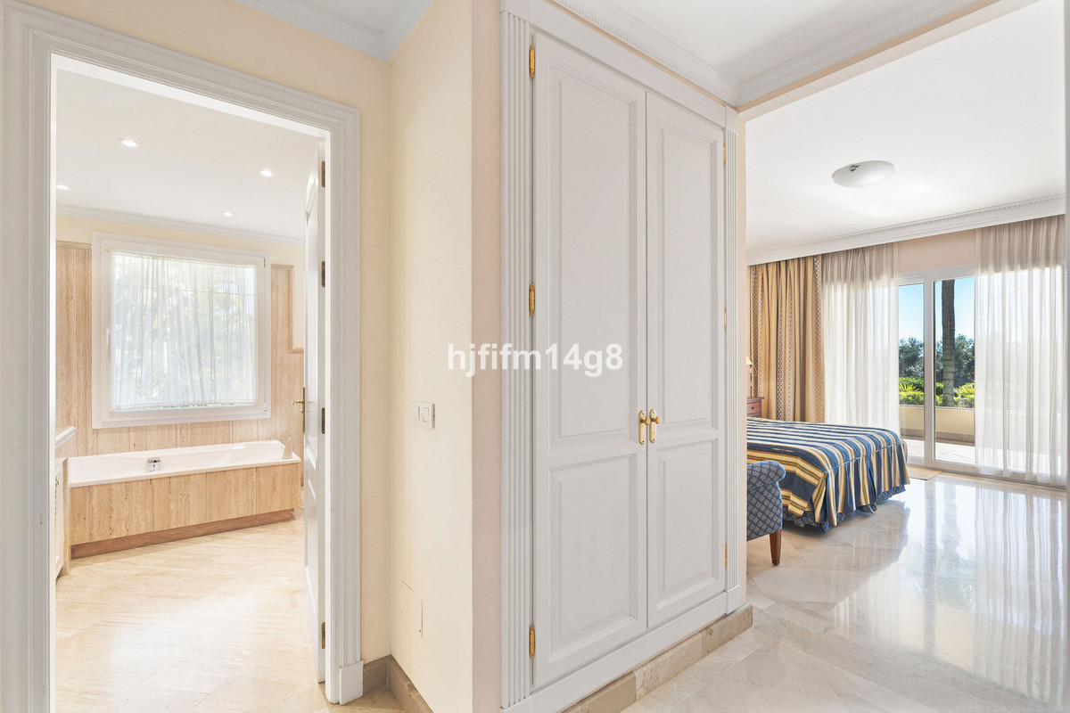 Se vende Apartamento Planta Baja de 3 dormitorios en Costa Del Sol, Málaga, España