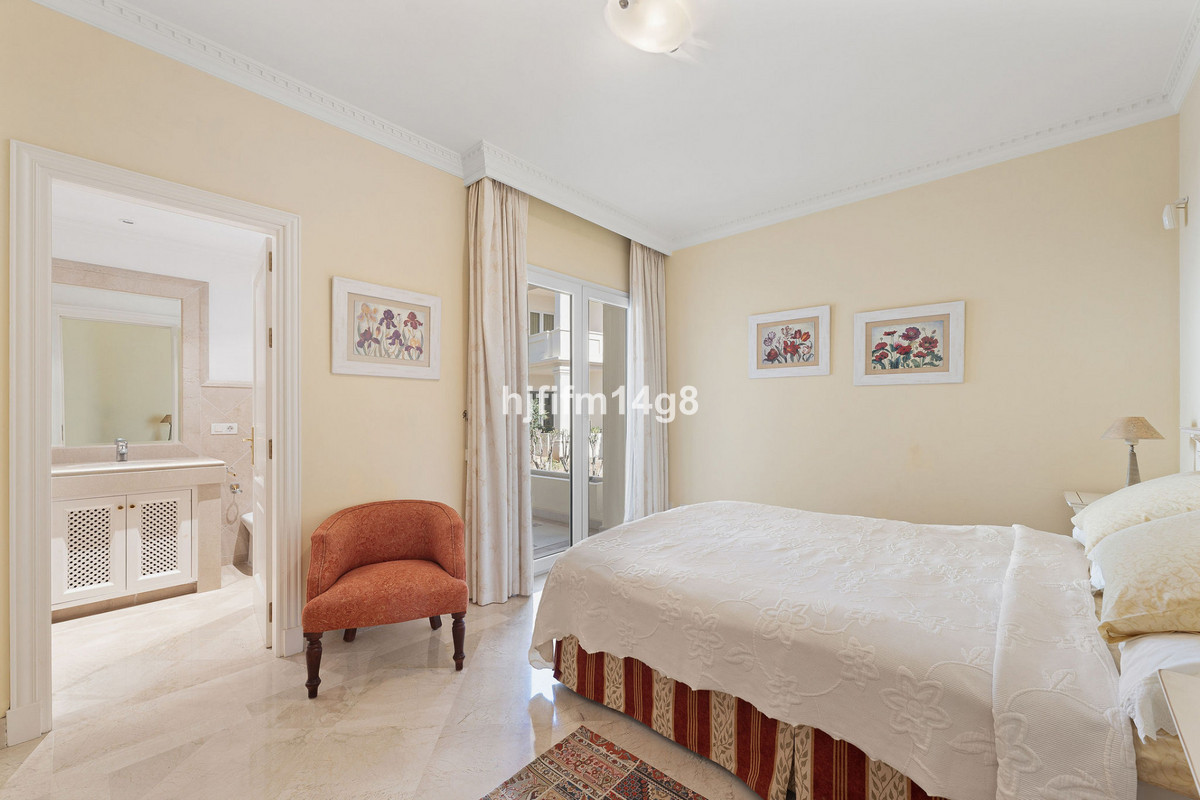 Se vende Apartamento Planta Baja de 3 dormitorios en Costa Del Sol, Málaga, España