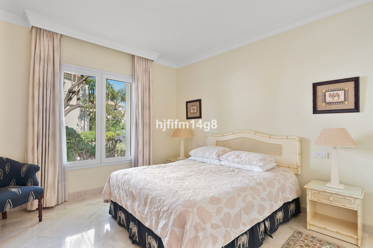 Se vende Apartamento Planta Baja de 3 dormitorios en Costa Del Sol, Málaga, España