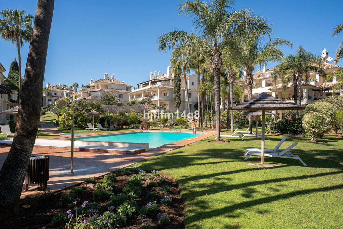 Se vende Apartamento Planta Baja de 3 dormitorios en Costa Del Sol, Málaga, España