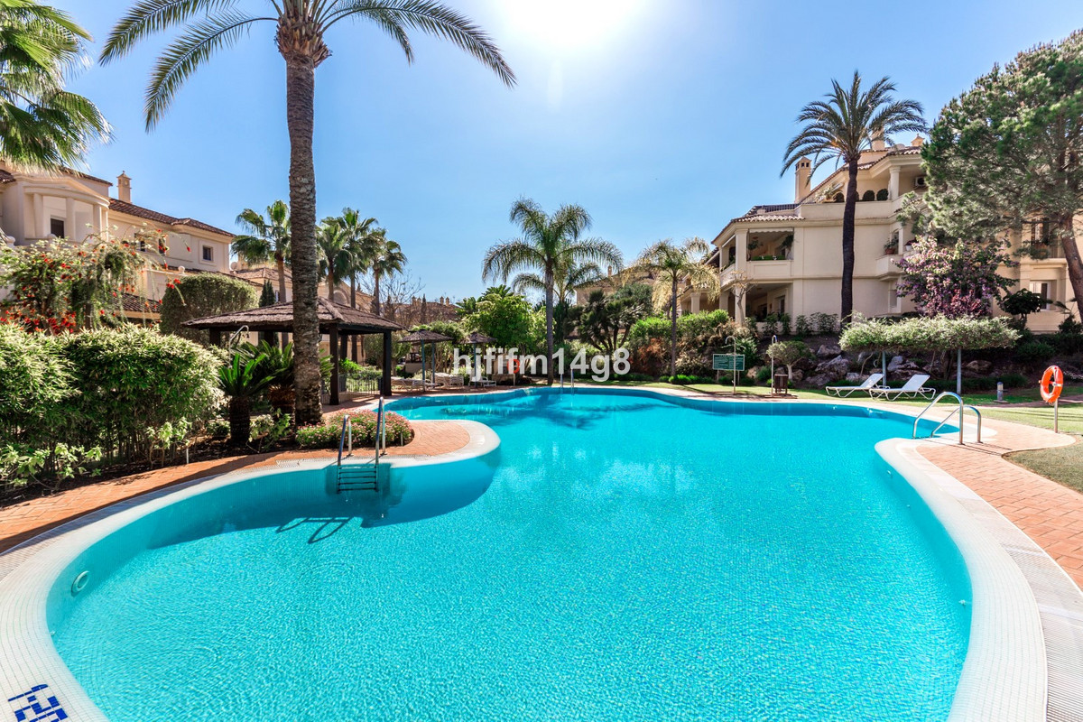 Se vende Apartamento Planta Baja de 3 dormitorios en Costa Del Sol, Málaga, España