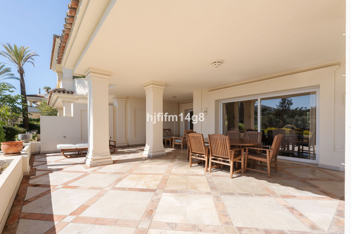 Se vende Apartamento Planta Baja de 3 dormitorios en Costa Del Sol, Málaga, España