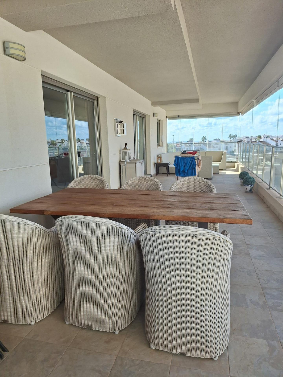 Se vende Apartamento Planta Media de 4 dormitorios en Costa Blanca, Alicante, España