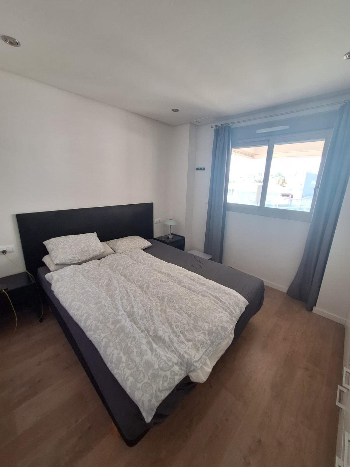 Se vende Apartamento Planta Media de 4 dormitorios en Costa Blanca, Alicante, España