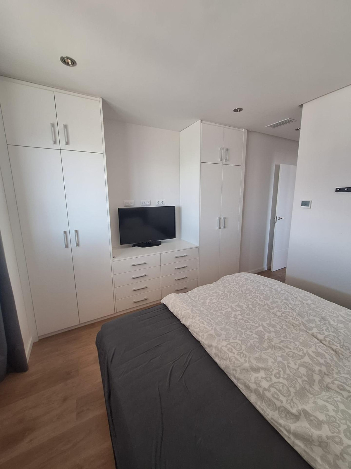 Se vende Apartamento Planta Media de 4 dormitorios en Costa Blanca, Alicante, España