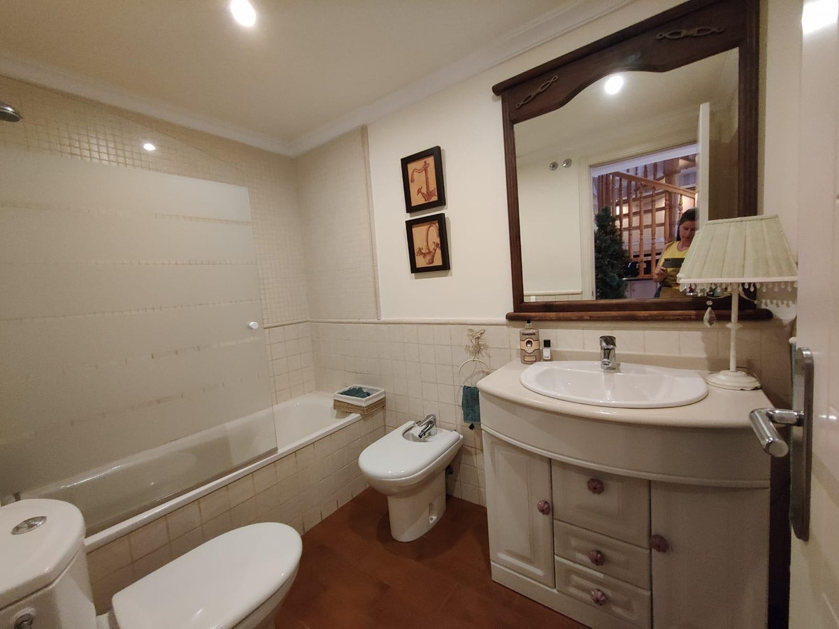 Se vende Apartamento Planta Media de 2 dormitorios en Costa Blanca, Alicante, España