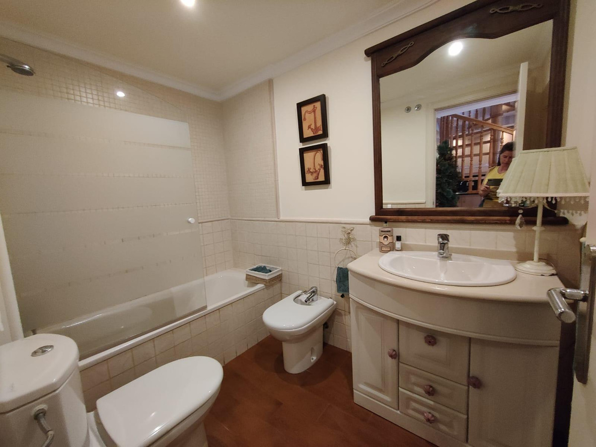Se vende Apartamento Planta Media de 2 dormitorios en Costa Blanca, Alicante, España