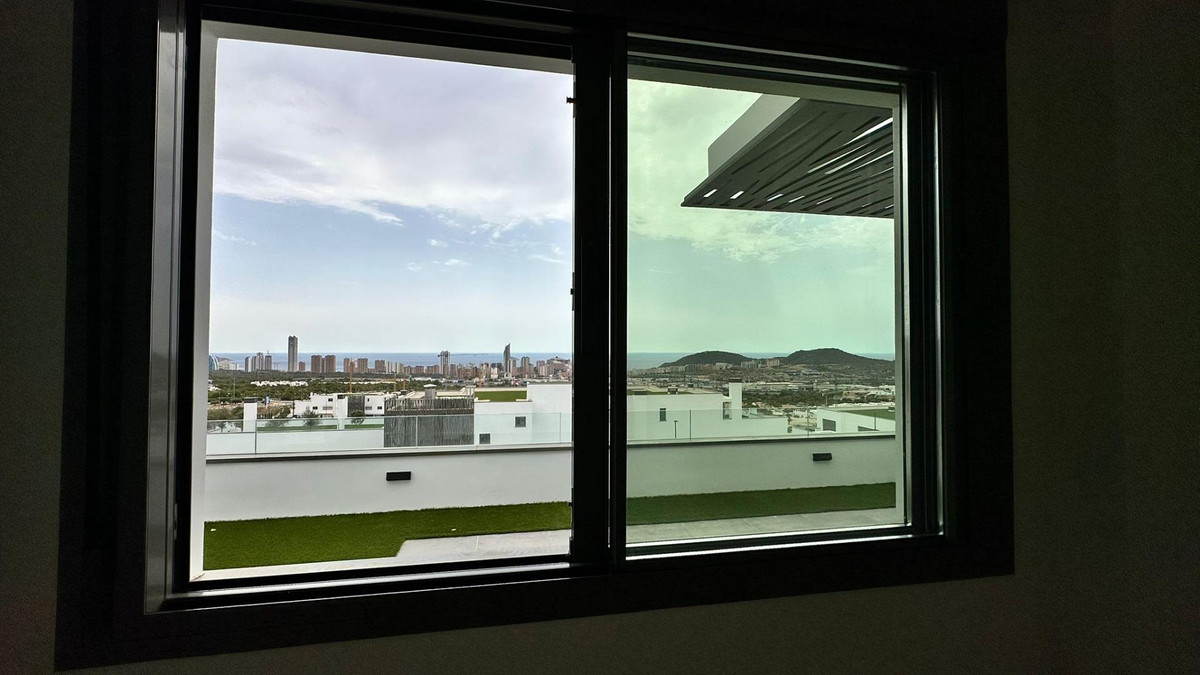 Se vende Apartamento Planta Media de 2 dormitorios en Costa Blanca, Alicante, España