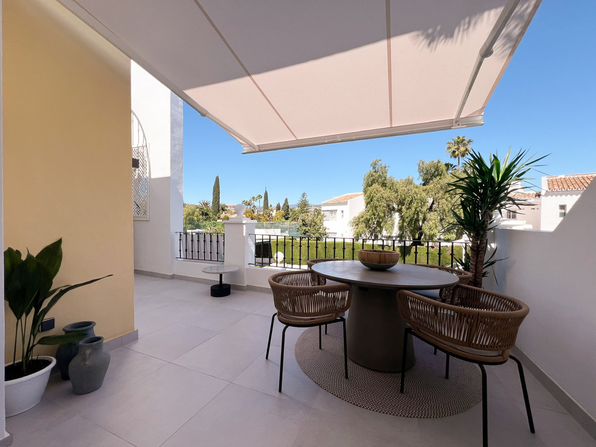 3 Bed Apartment for sale in Nueva Andalucía Costa Del Sol, Málaga, Spain