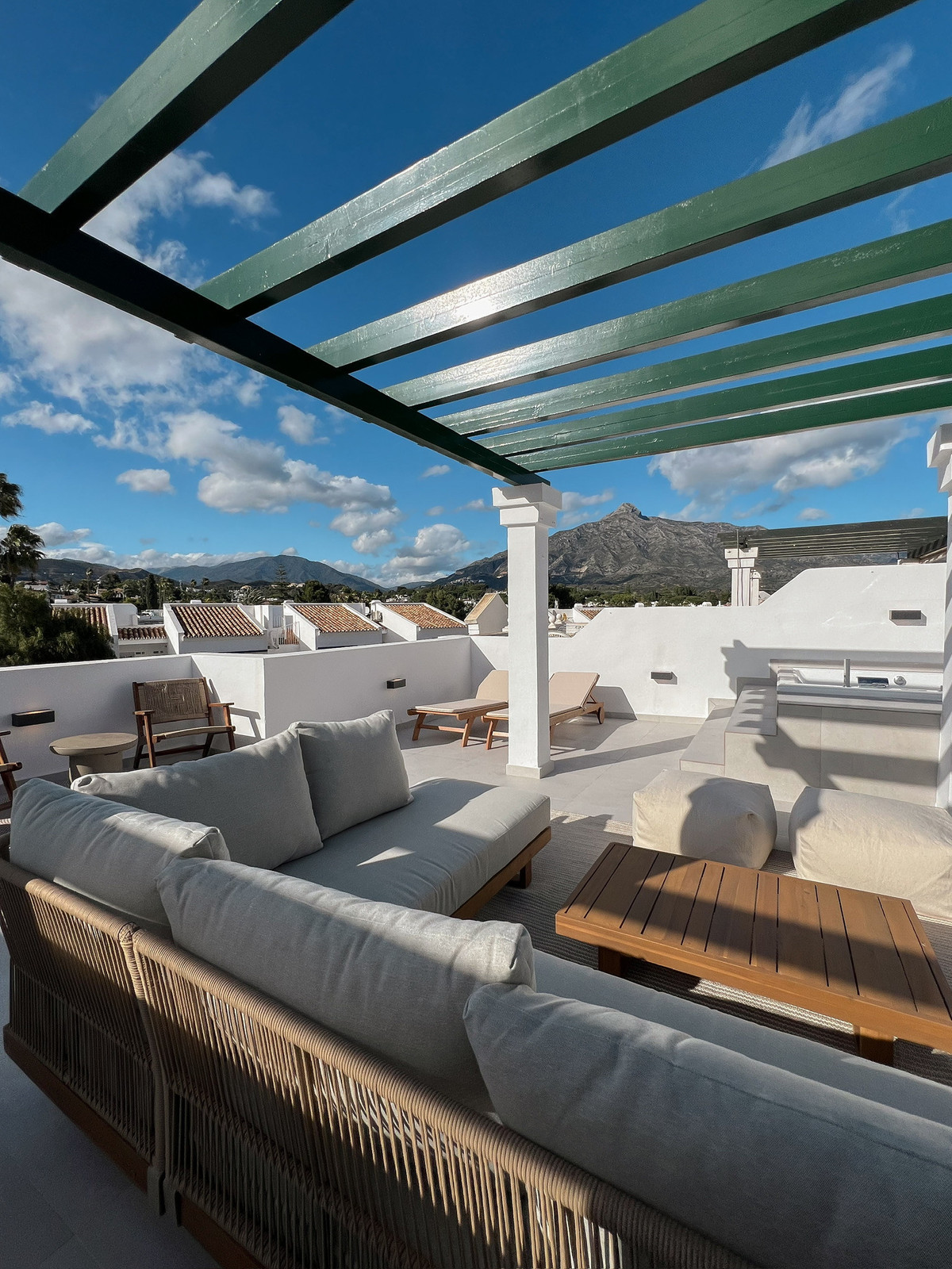 3 Bed Apartment for sale in Nueva Andalucía Costa Del Sol, Málaga, Spain
