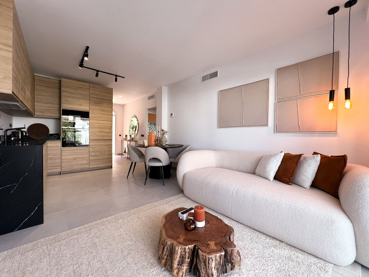 3 Bed Apartment for sale in Nueva Andalucía Costa Del Sol, Málaga, Spain