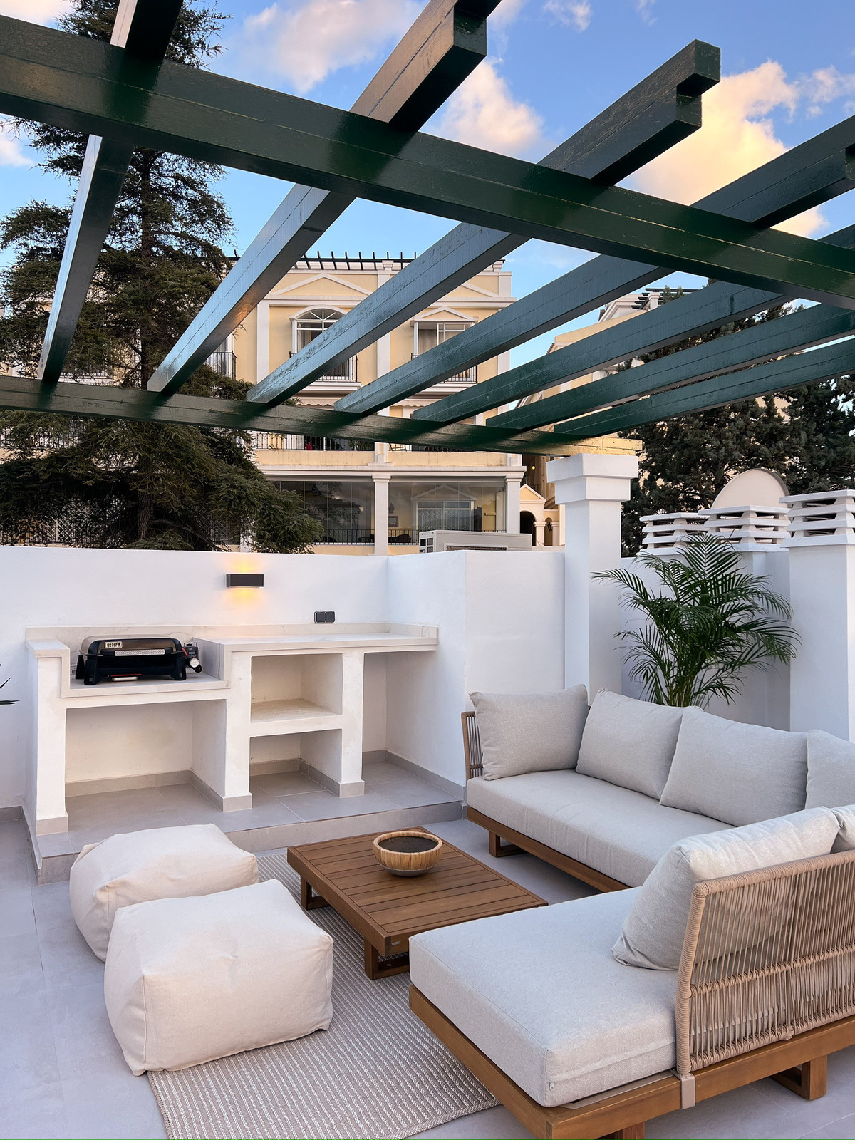 3 Bed Apartment for sale in Nueva Andalucía Costa Del Sol, Málaga, Spain