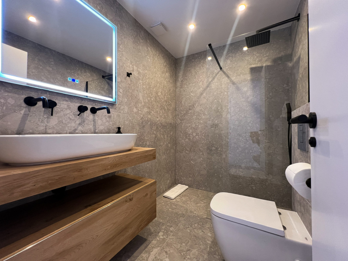 3 Bed Apartment for sale in Nueva Andalucía Costa Del Sol, Málaga, Spain