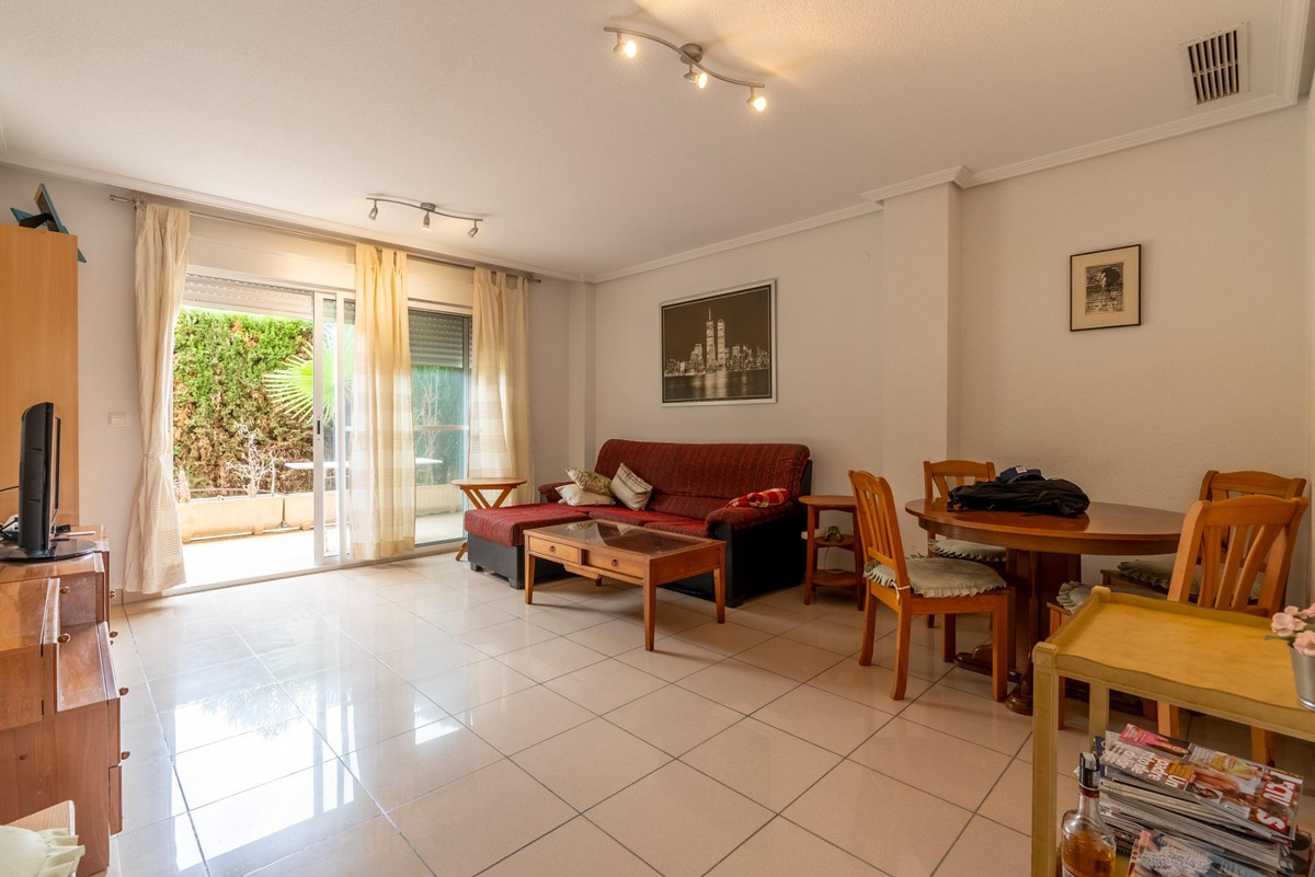 Se vende Apartamento Planta Media de 3 dormitorios en Costa Blanca, Alicante, España