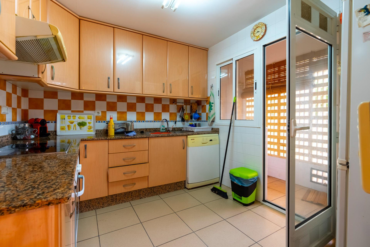 Se vende Apartamento Planta Media de 3 dormitorios en Costa Blanca, Alicante, España