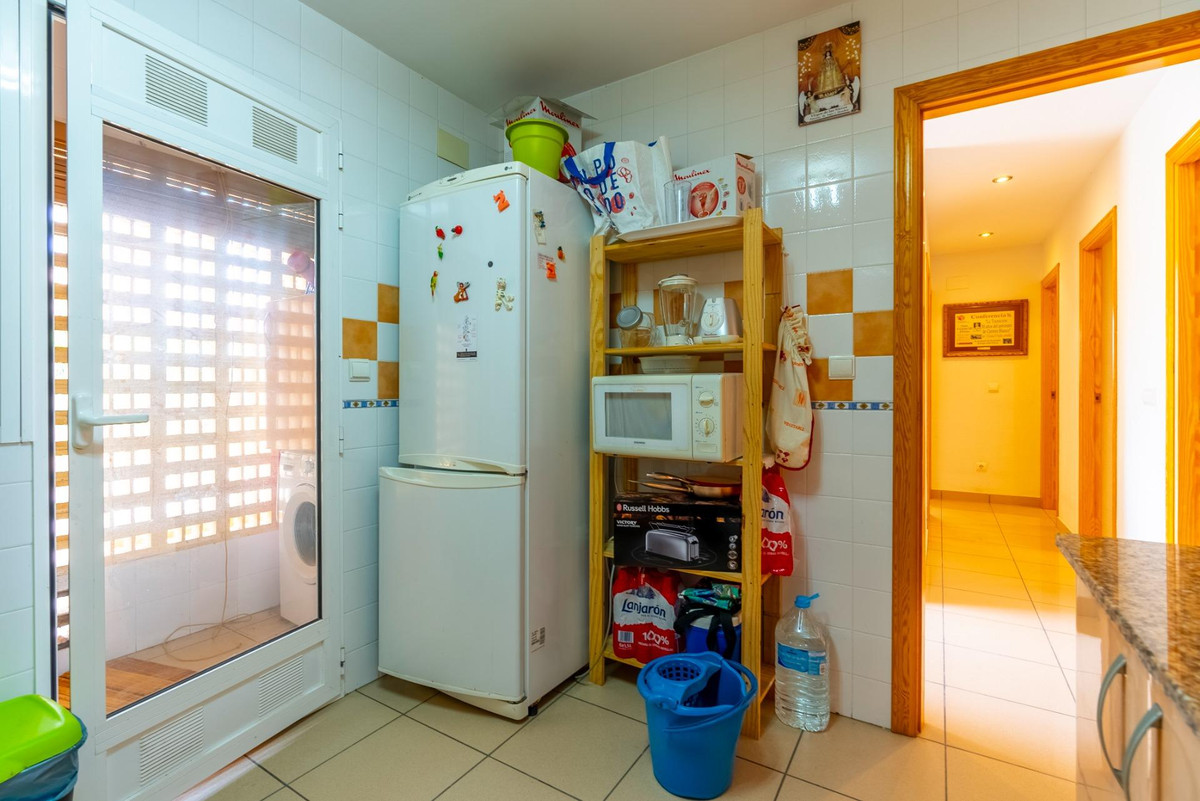 Se vende Apartamento Planta Media de 3 dormitorios en Costa Blanca, Alicante, España