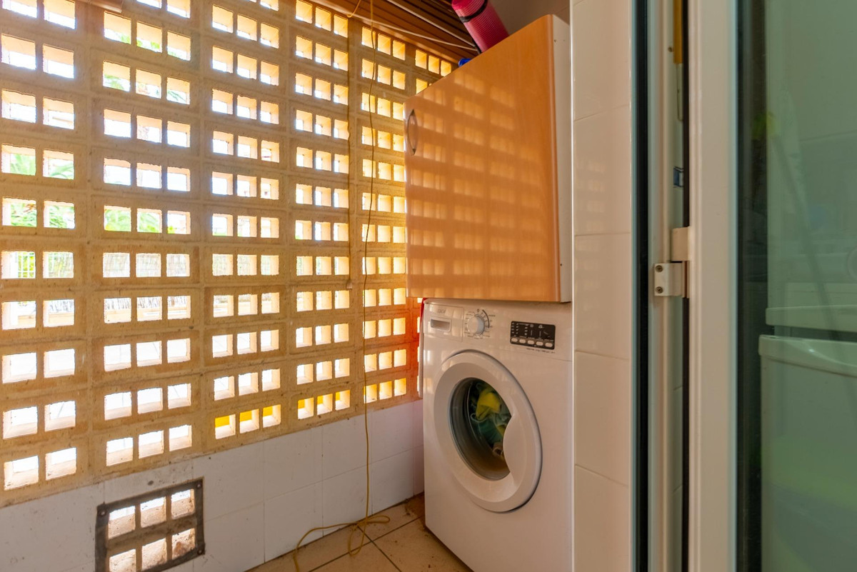 Se vende Apartamento Planta Media de 3 dormitorios en Costa Blanca, Alicante, España