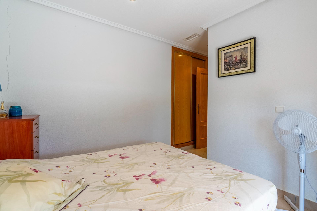 Se vende Apartamento Planta Media de 3 dormitorios en Costa Blanca, Alicante, España