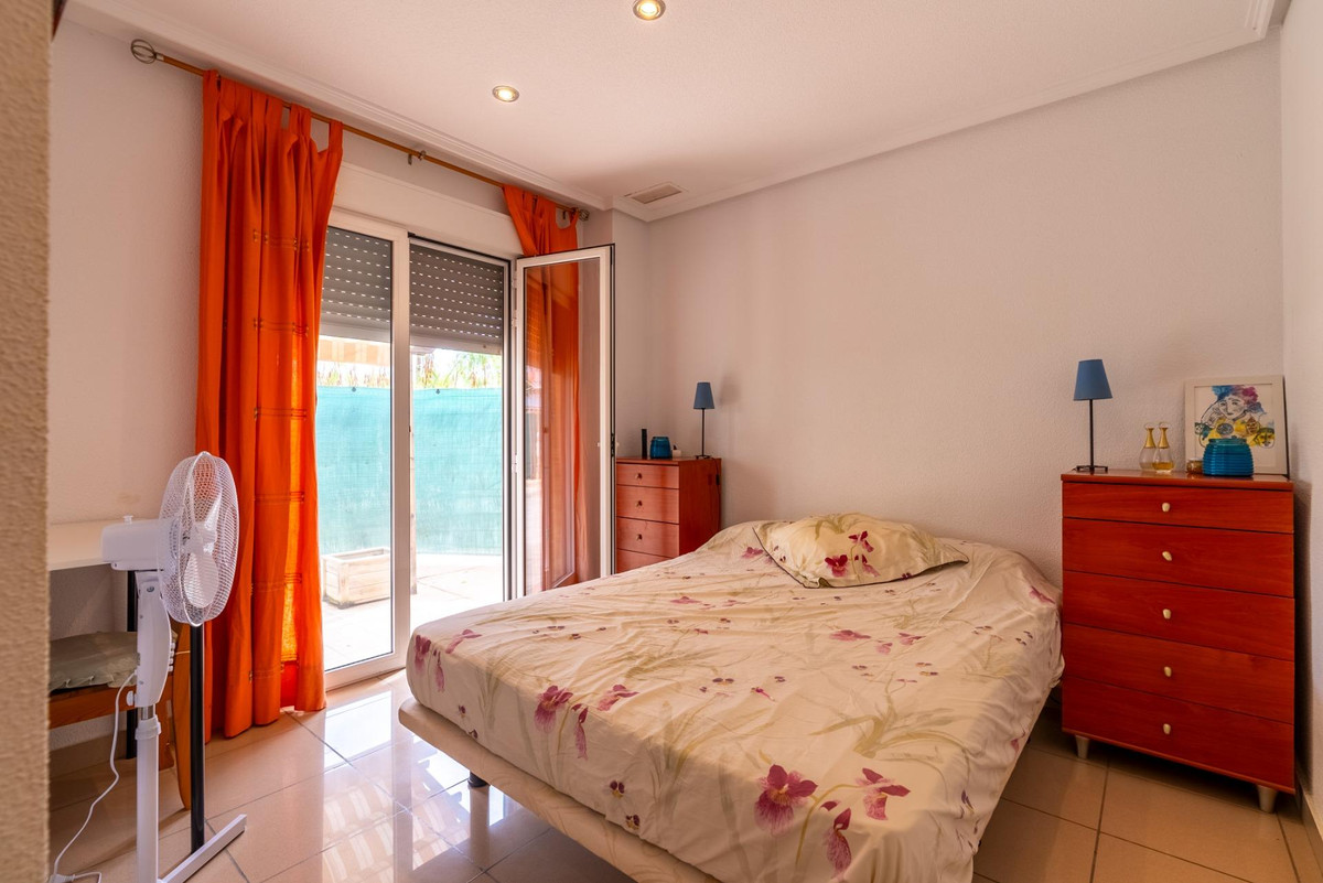 Se vende Apartamento Planta Media de 3 dormitorios en Costa Blanca, Alicante, España